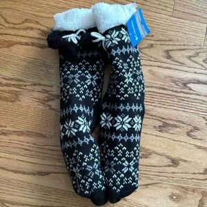 NWT Columbia non-skid slipper, socks, size medium/large